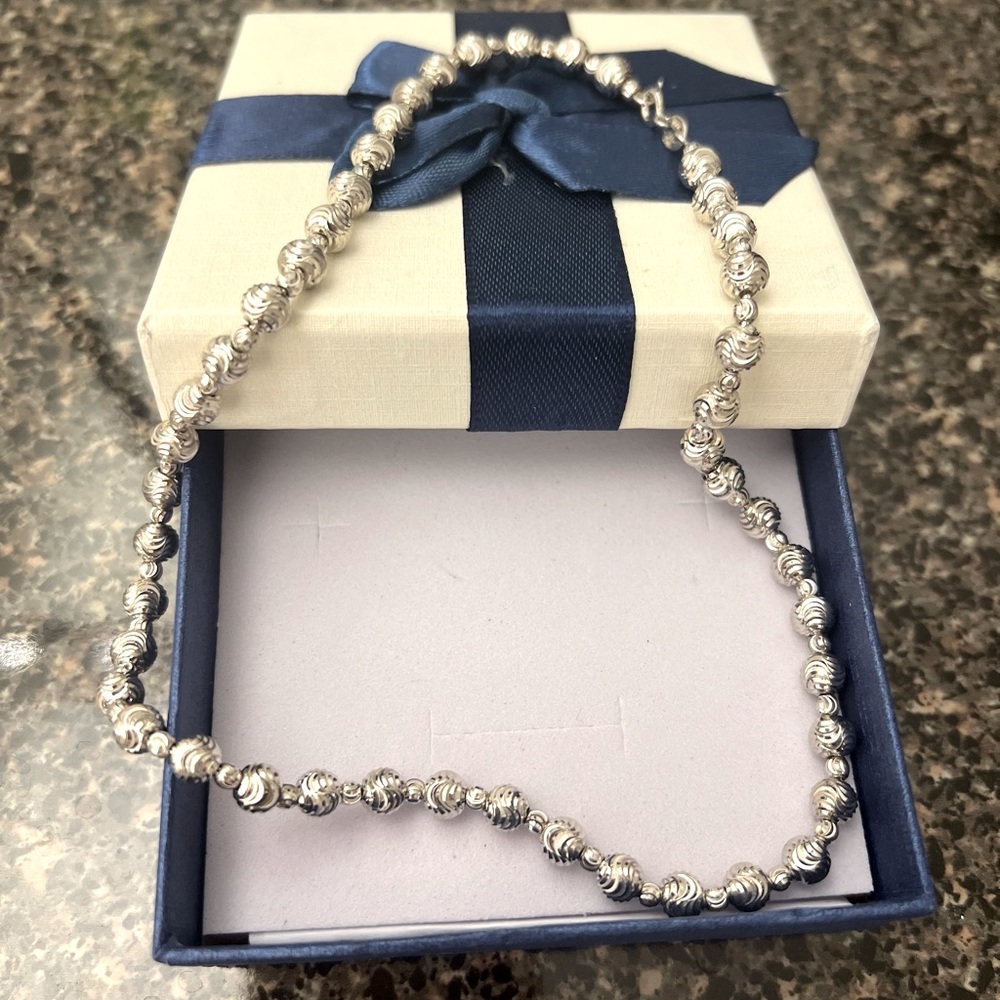 High quality white gold plated necklace